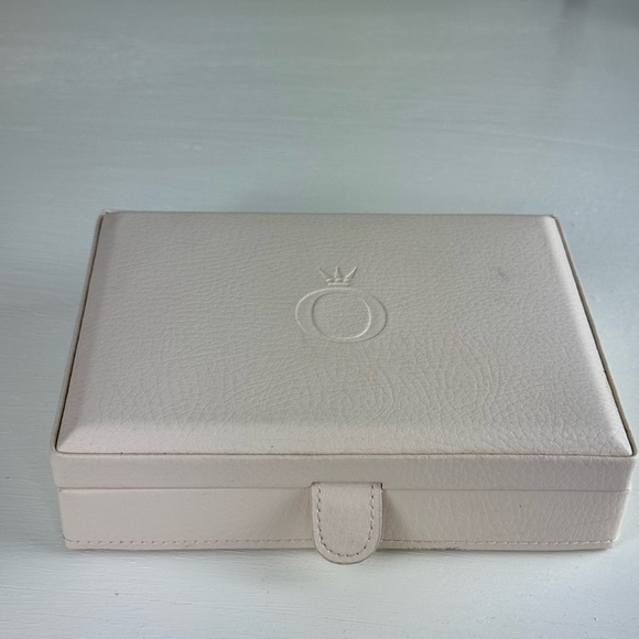 Pandora Ivory Jewelry Case - Picture 2 of 13